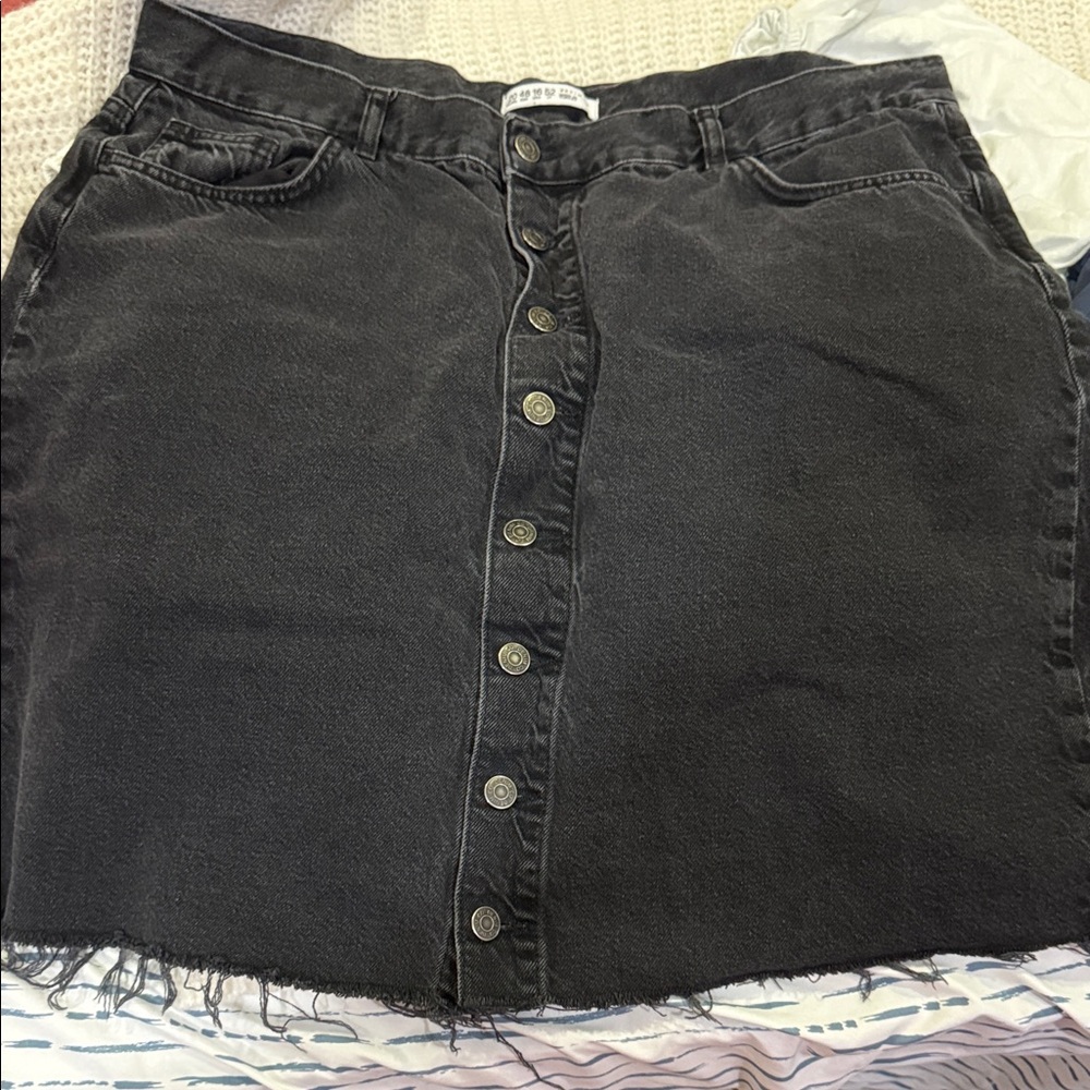 Chic Black Button-Front Pencil Skirt